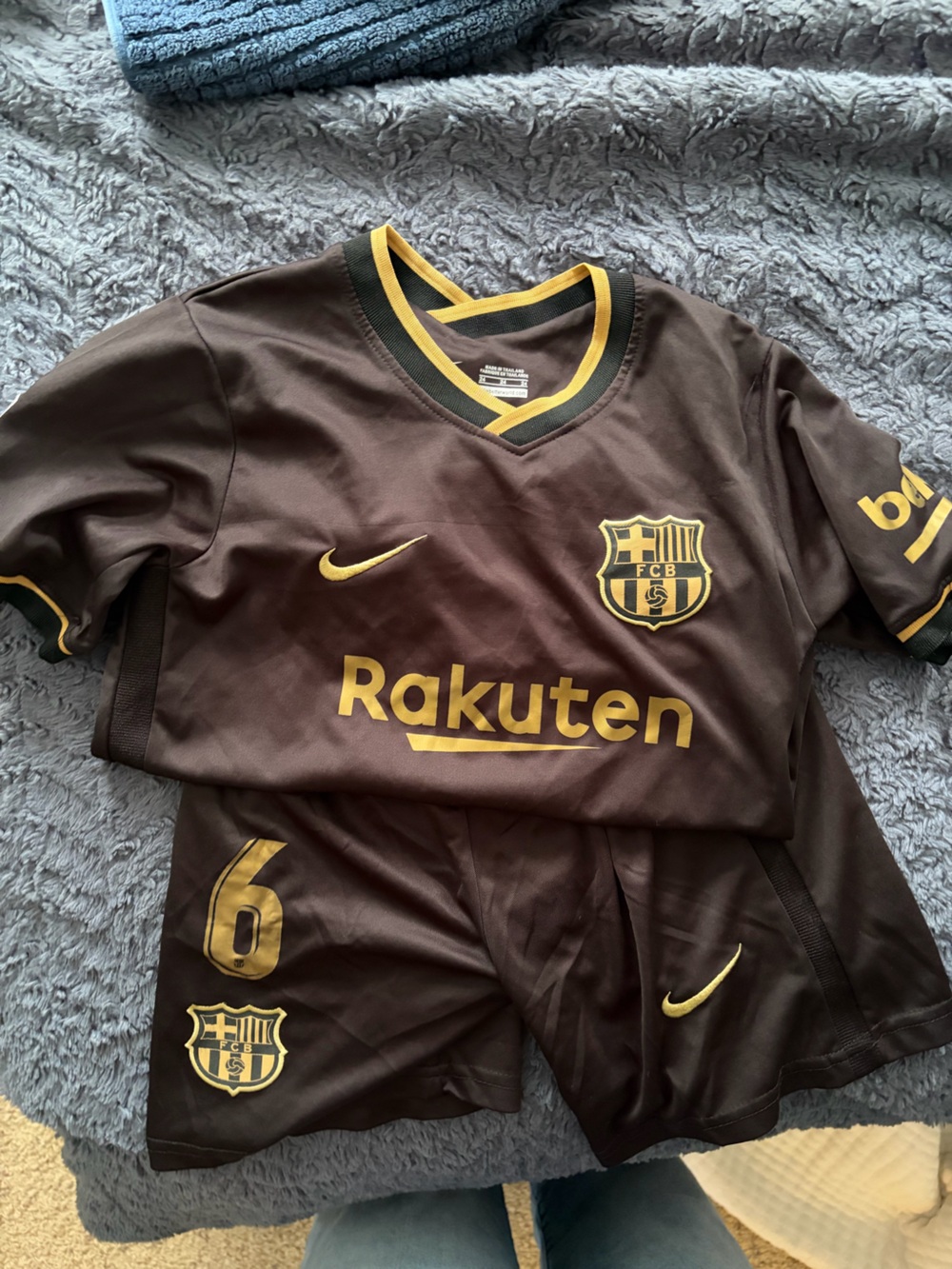 Nike boys Black & Gold FC Barcelona Lightweight Jersey Set